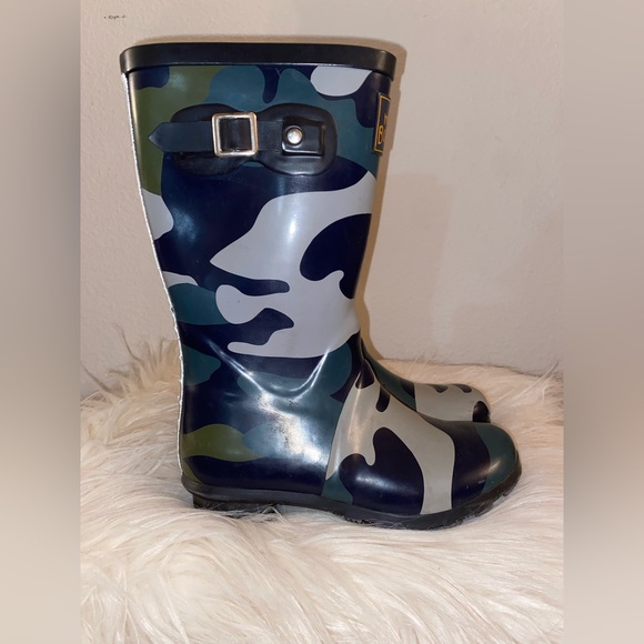 Mini Boden Shoes Mini Boden Unisex Army Print Rain Boots Size 3135